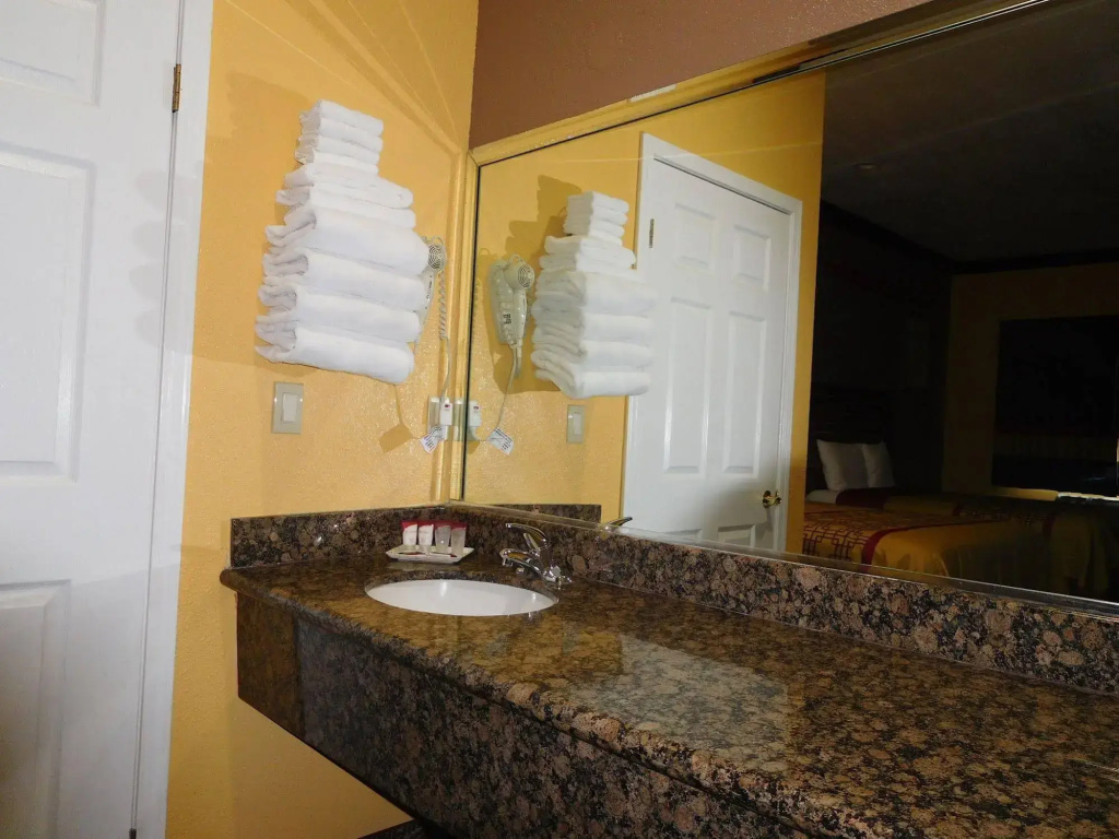 Diamond Inn — photo 7