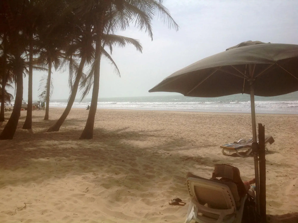 Bungalow Beach Hotel — photo 5