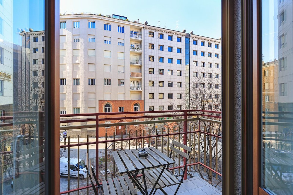 easyhomes - Piazza Erculea — photo 7