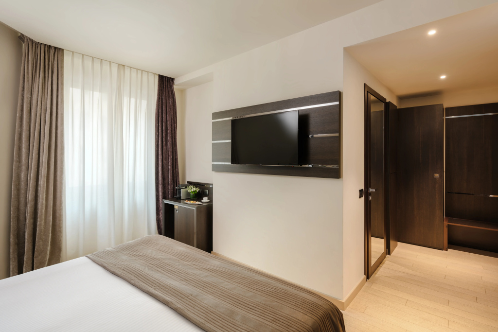 The Square Hotel — photo 4