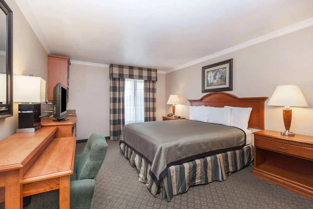 Travelodge Sylmar CA — photo 7