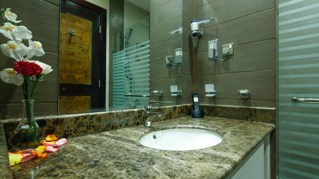 The Castle Premium Hotel — photo 8