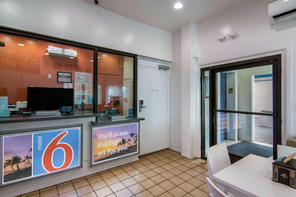 Motel 6 Monterey Park, CA — photo 2