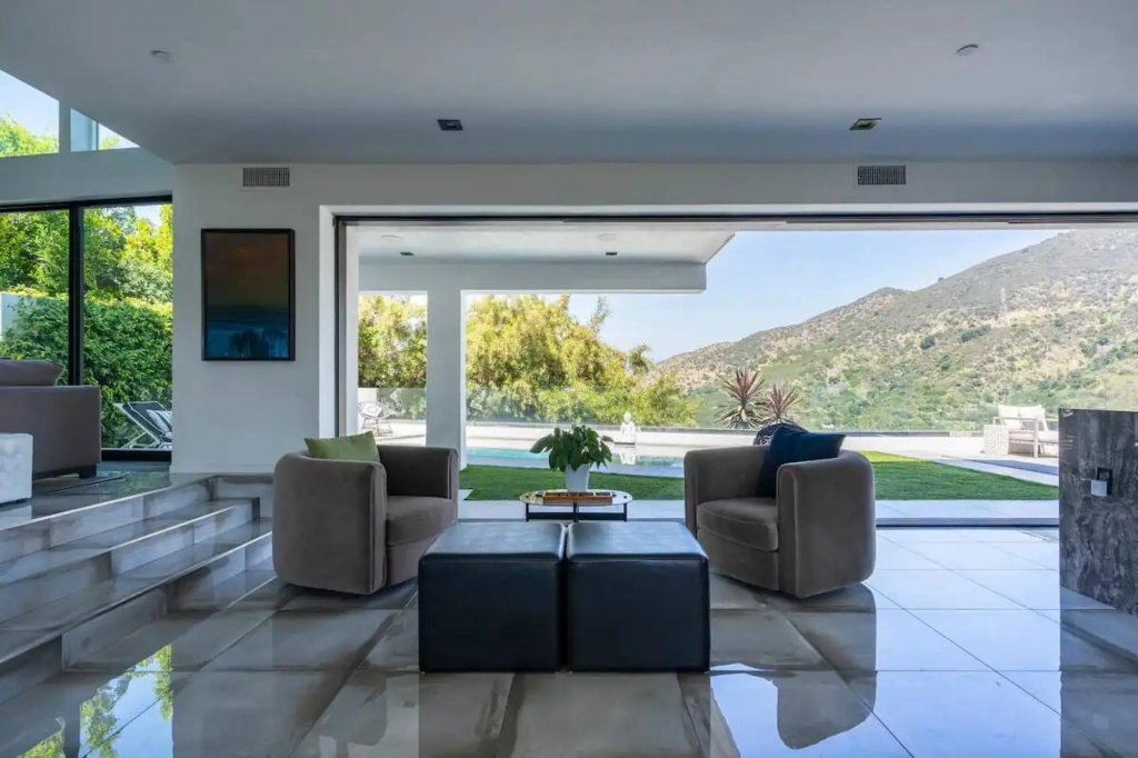 Troy Dr - Sleek & Modern Hollywood Hills Home With Stunning Views — photo 7