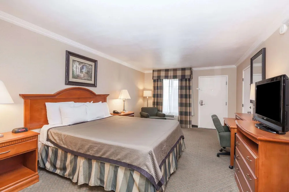 Travelodge Sylmar CA — photo 4