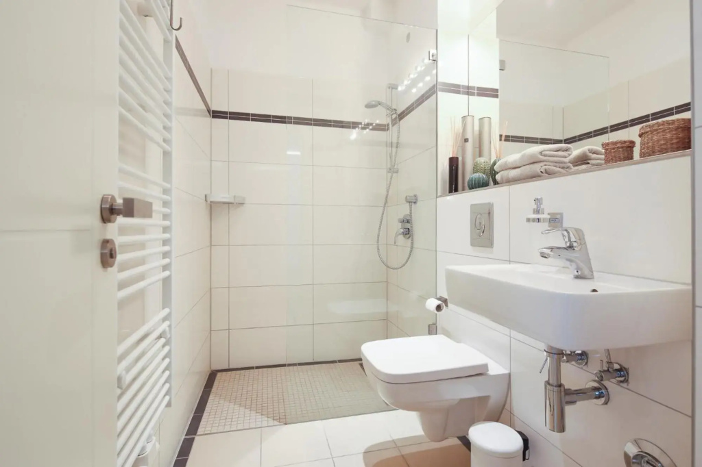 5 Personen Altbau nahe Kurfürstendamm — photo 7