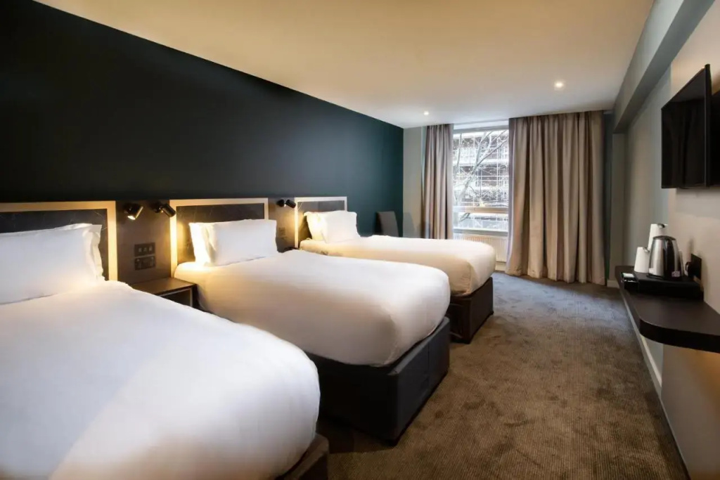 Royal National Hotel — photo 4