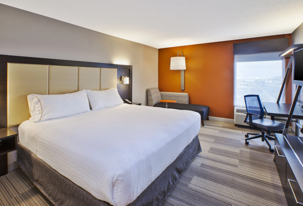 Holiday Inn Express Hotel & Suites Chicago-Midway Airport by IHG — photo 7