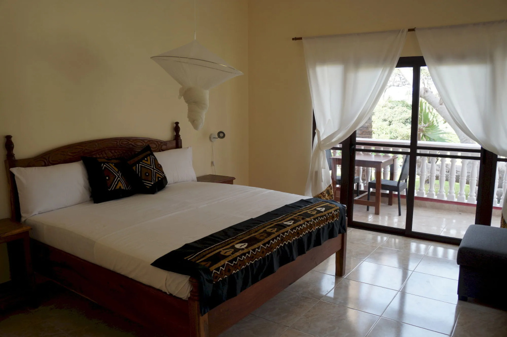 Lemon Creek Hotel Resort — photo 4