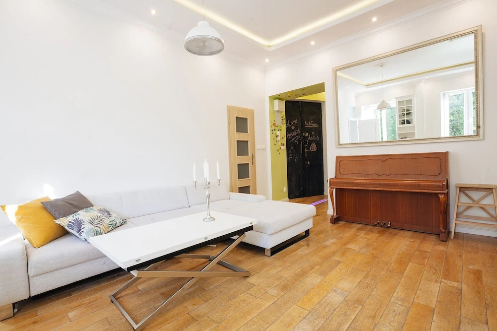 Warsaw Concierge Travellers Nest Wspolna — photo 7