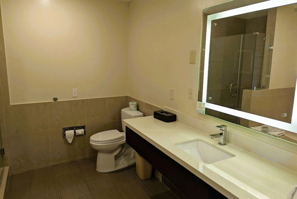 Ramada by Wyndham Culver City — photo 7
