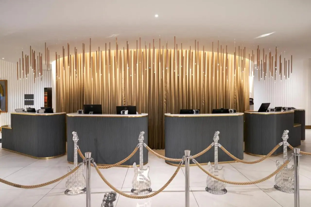 The Cumberland, London, photo 2