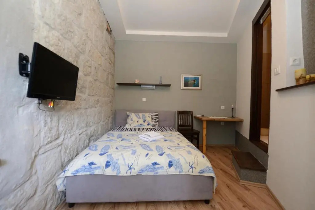 Elena Rooms, photo 5