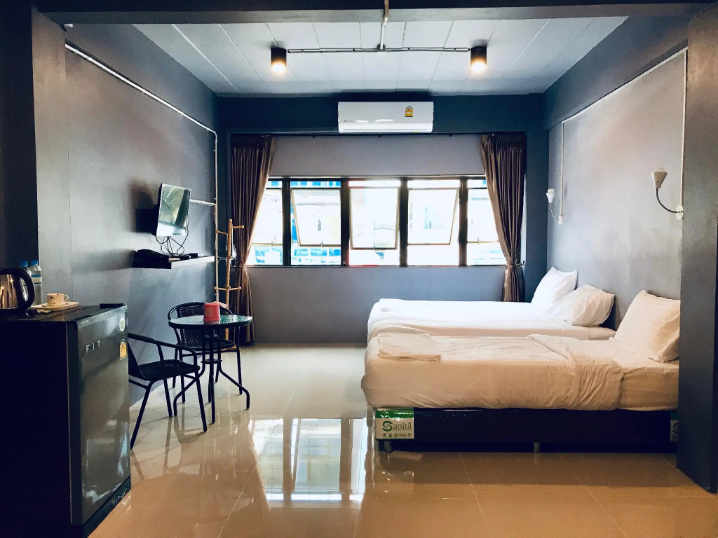 Sleepcase Hostel