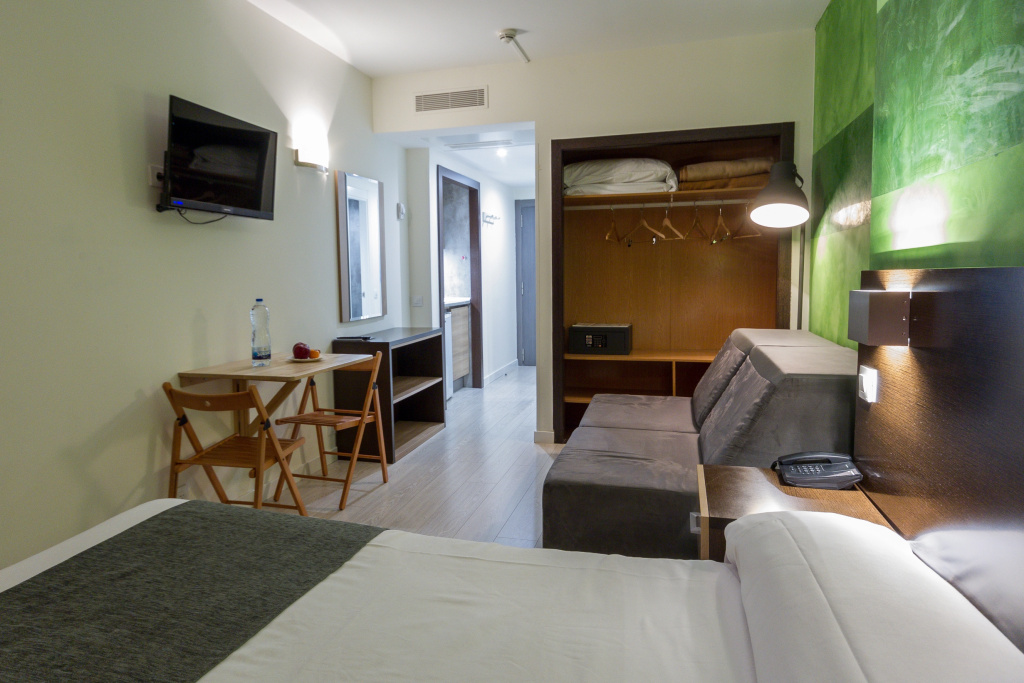 Apartamentos Recoletos, photo 4