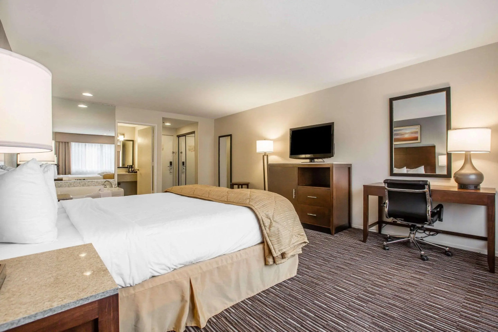 Quality Inn & Suites Hermosa Beach — photo 8