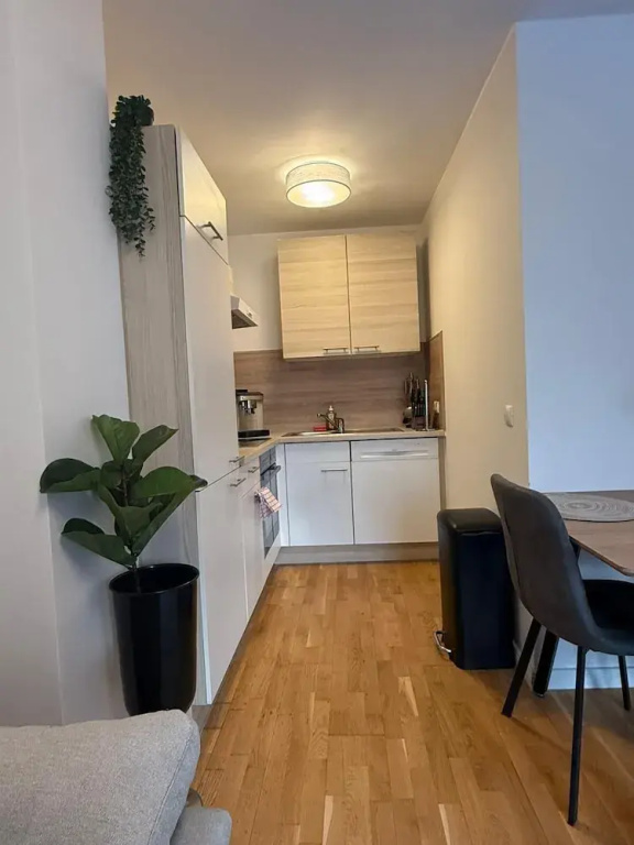 Central Area 1BR Apartment With Balcony — photo 8