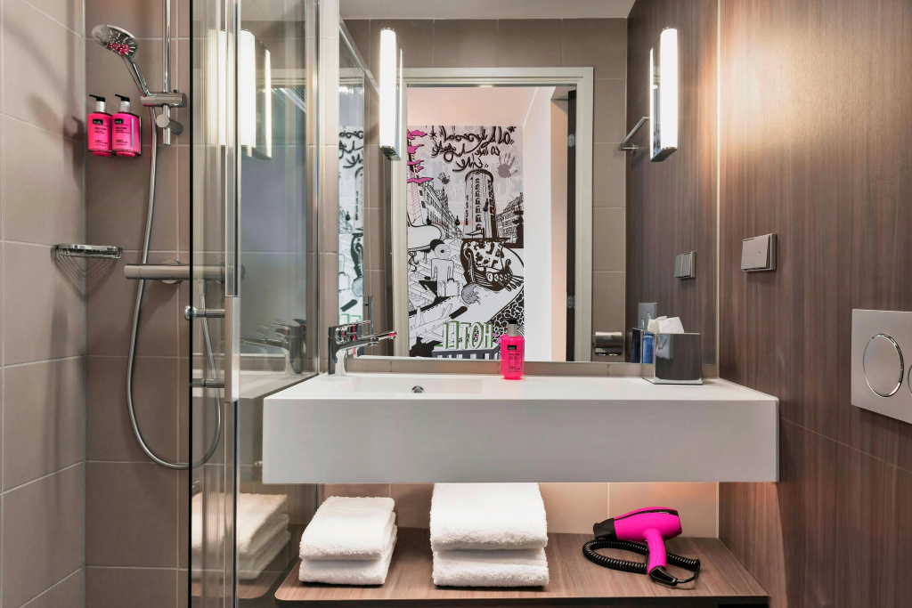 Moxy Copenhagen Hotel — photo 8