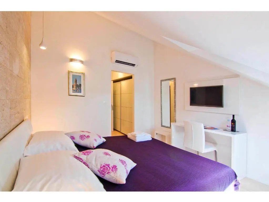 Laura Lux Suites, photo 4