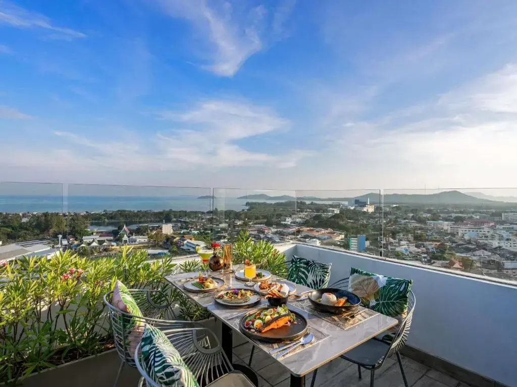 Novotel Phuket City Phokeethra Hotel, photo 2