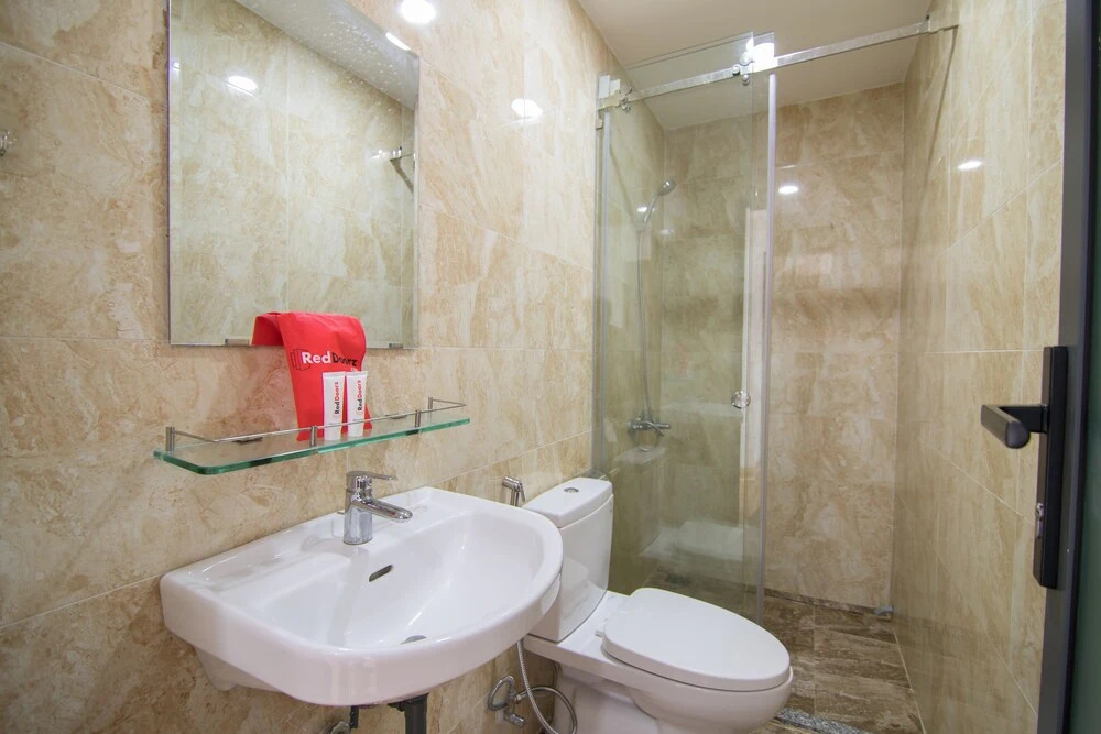 RedDoorz Premium near E-Town — photo 7