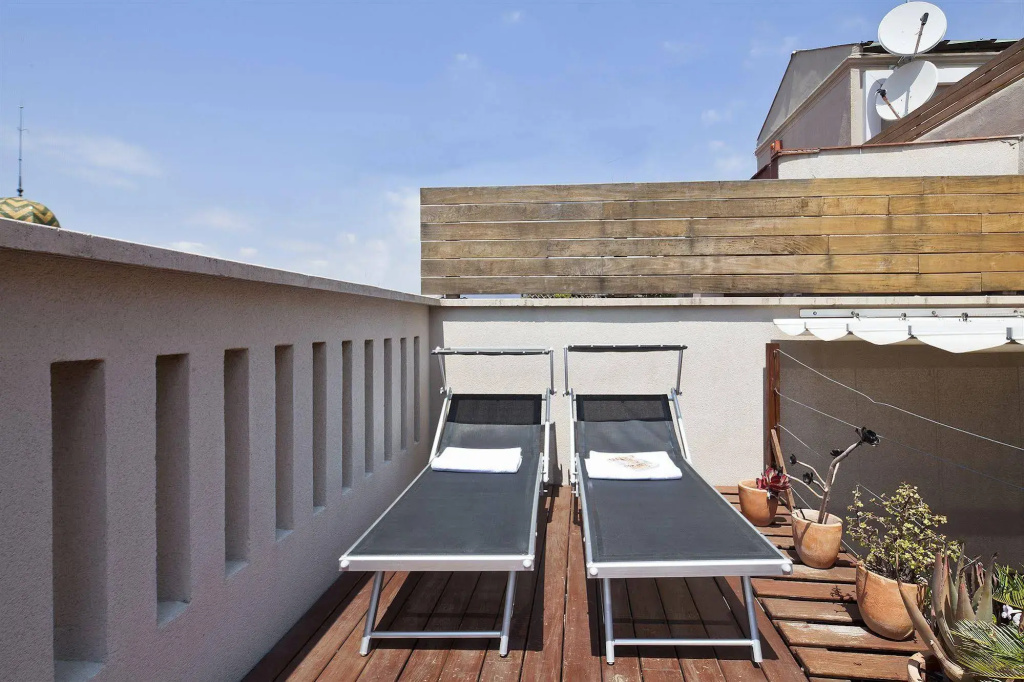 Inside Barcelona Apartments Mercat