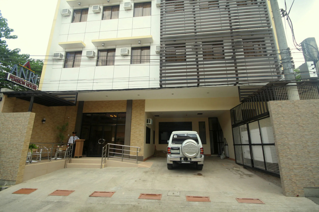 Anri Pension House