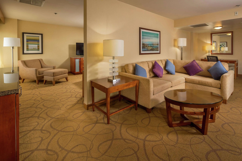 DoubleTree by Hilton Carson — photo 6