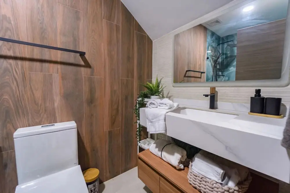 2-level Retreat Jacuzzi Free Airport Transfer, photo 4