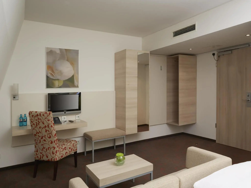 H+ Hotel München — photo 6