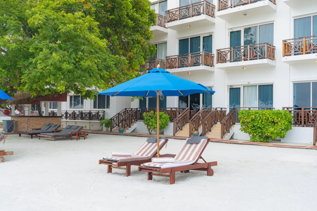 Hulhule Island Hotel — photo 7