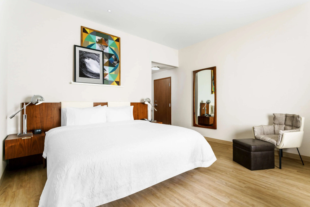Hampton Inn & Suites Santa Monica — photo 6