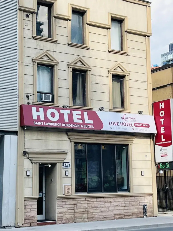 Moe's Suite Hotel