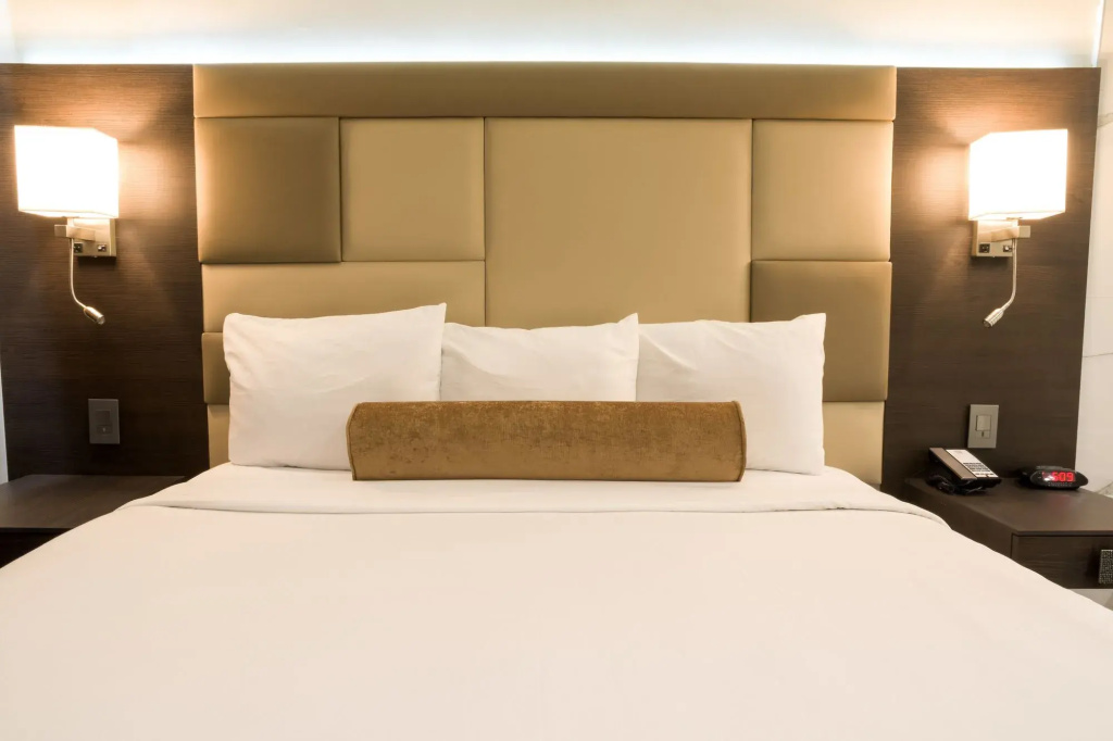 Hotel Xilo Glendale — photo 6