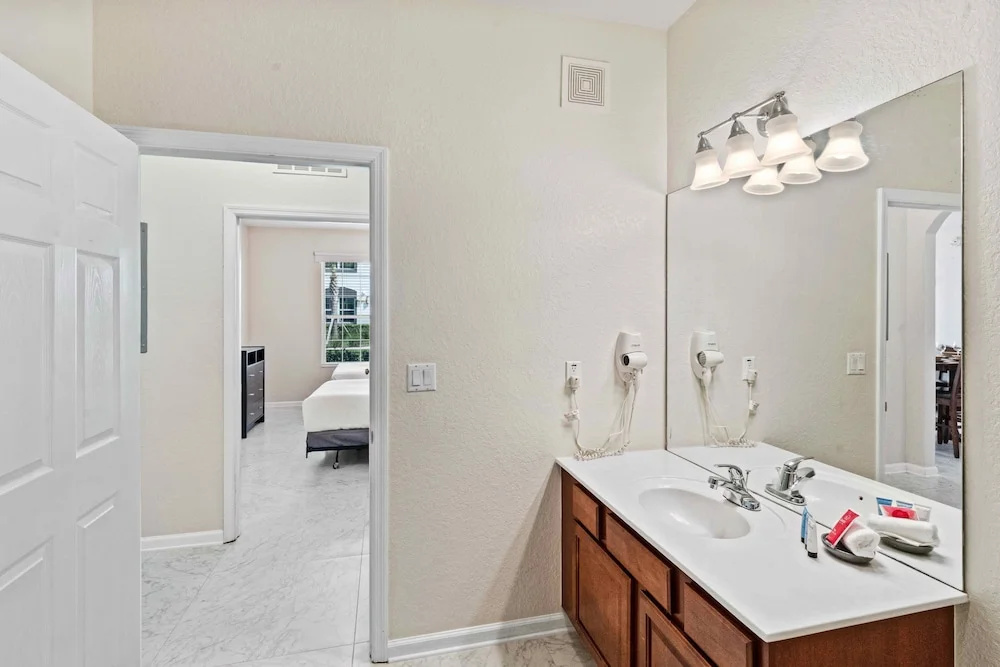 First Floor Vista Cay Condo W/free Resort Access! — photo 7