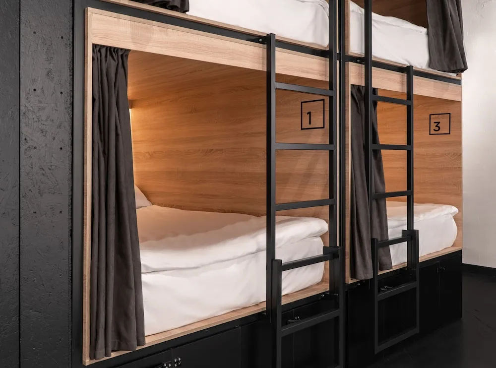 Globe Runner Rooms & Dorms — photo 6