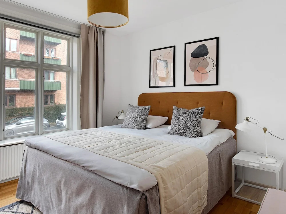 Constantin - Chic 2-bdr Apt With Balcony — photo 5