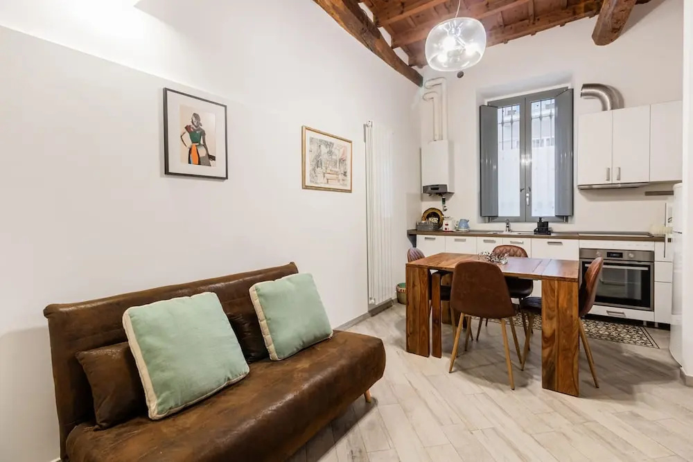 Moderno Loft nel Cortile di un Casale Storico, photo 2