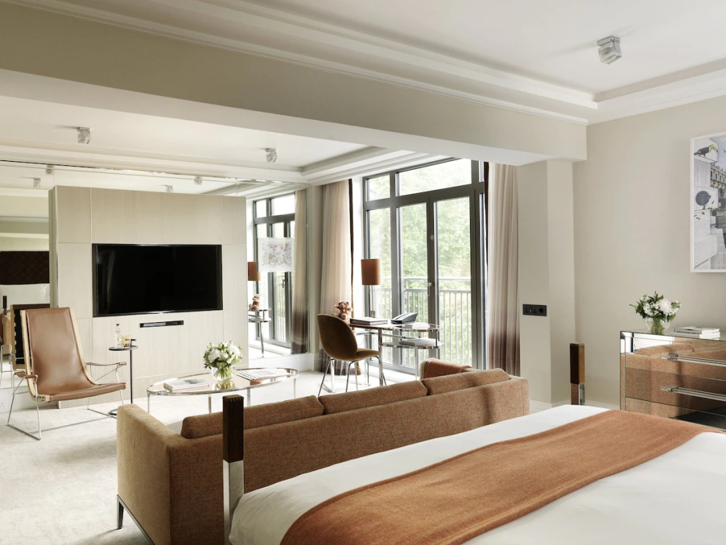The Athenaeum Hotel & Residences — photo 6