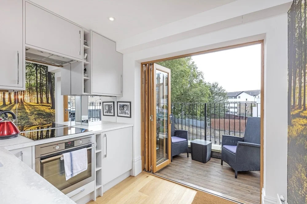 Pet-friendly Fulham 1-bed Apt, 2 Mins to Tube — photo 6