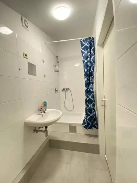Spacious 8BR Apt with Terrace 16P — photo 7