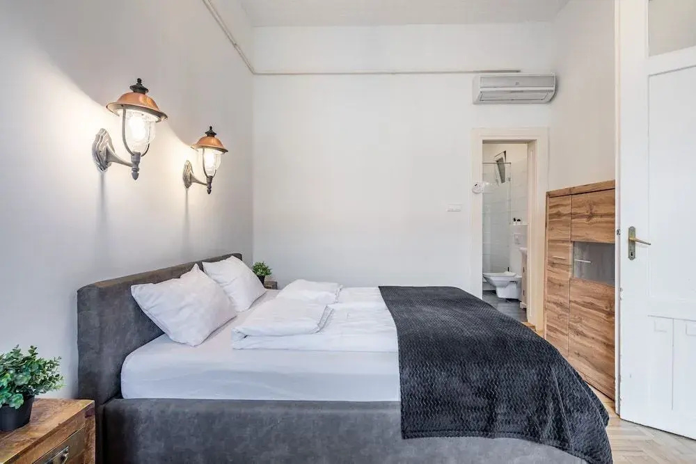 Central Luxury Apartment — photo 6
