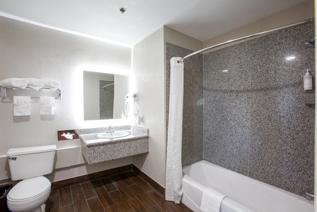 Elev8 Hotel Los Angeles LAX — photo 8