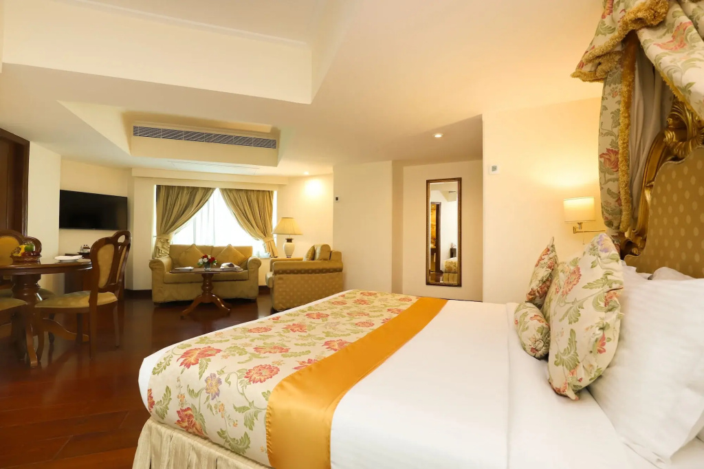 Hotel The Royal Plaza — photo 7