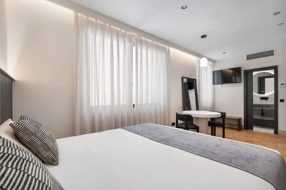 Pac Fico Deluxe King Suite Near Retiro, photo 3