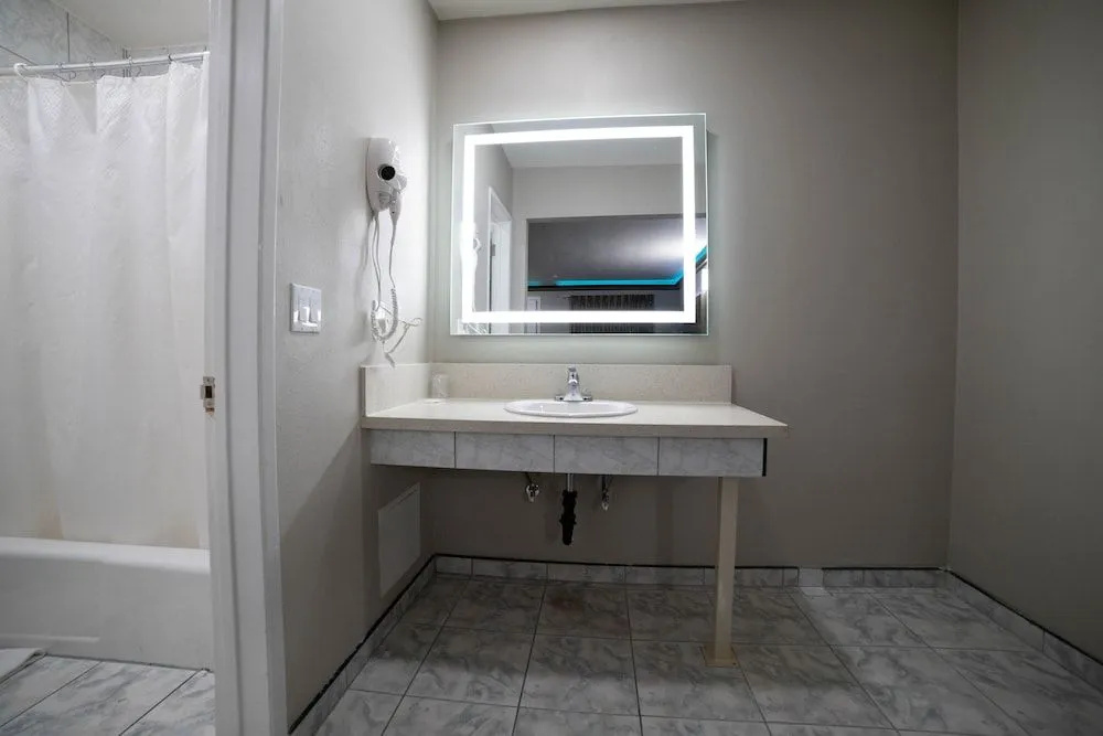 Artesia Motor Inn — photo 7