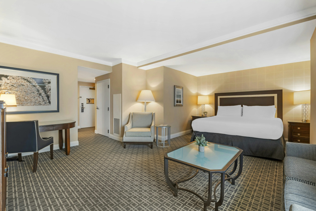 Omni Los Angeles Hotel at California Plaza — photo 6