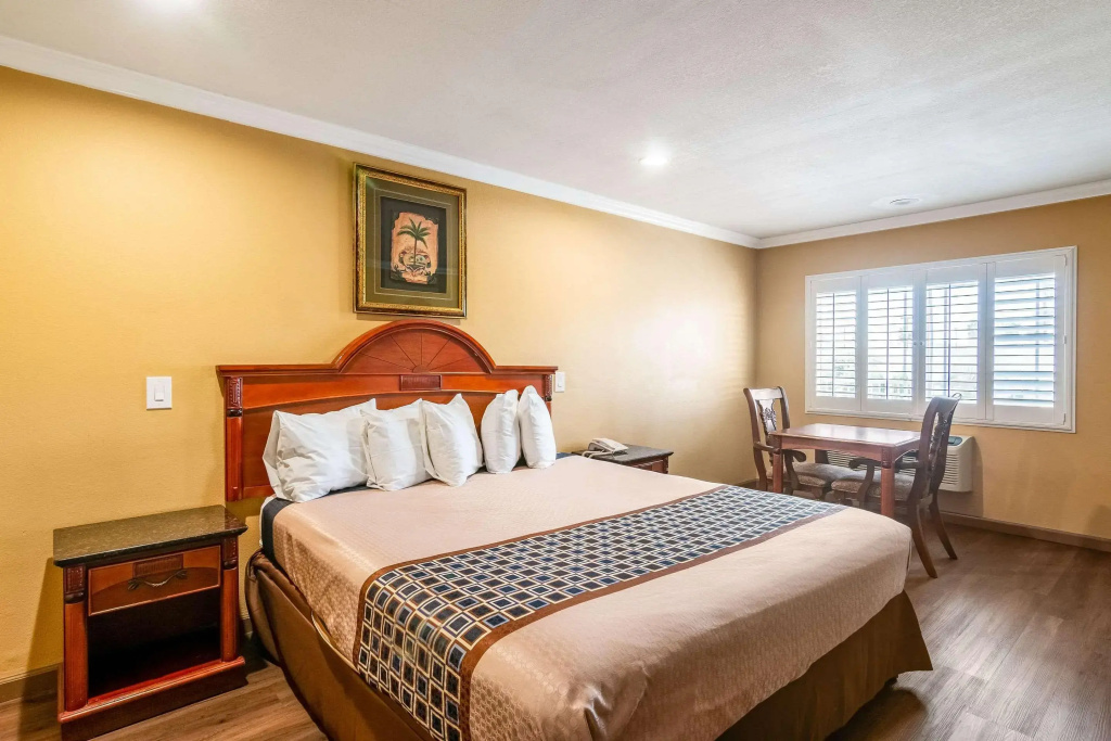 Rodeway Inn Artesia Cerritos — photo 3