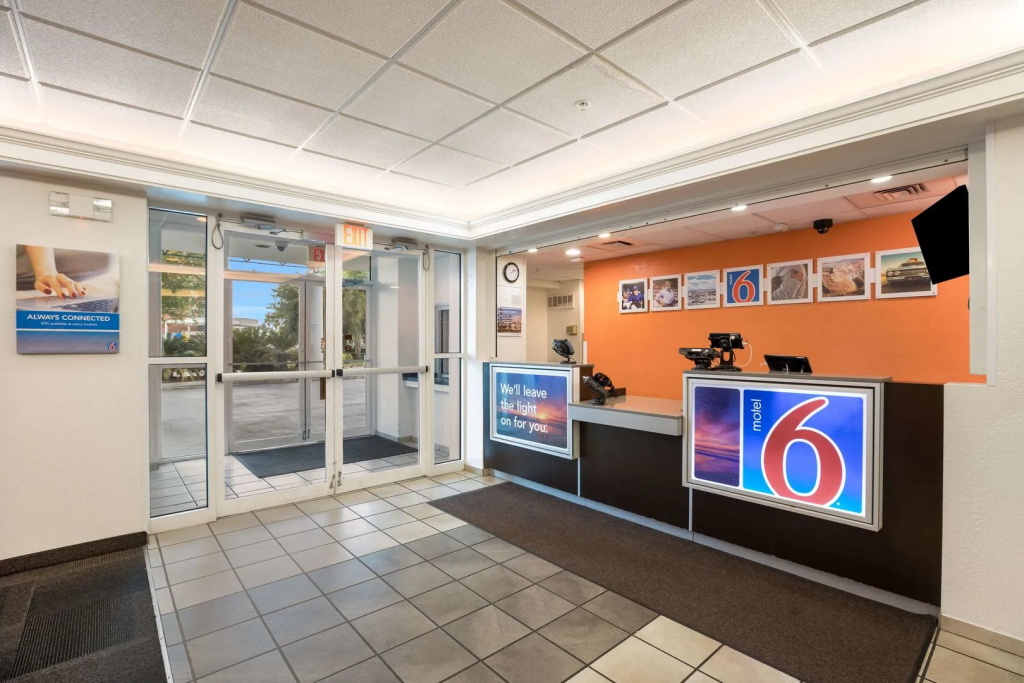 Motel 6 Orlando, FL - International Dr — photo 2