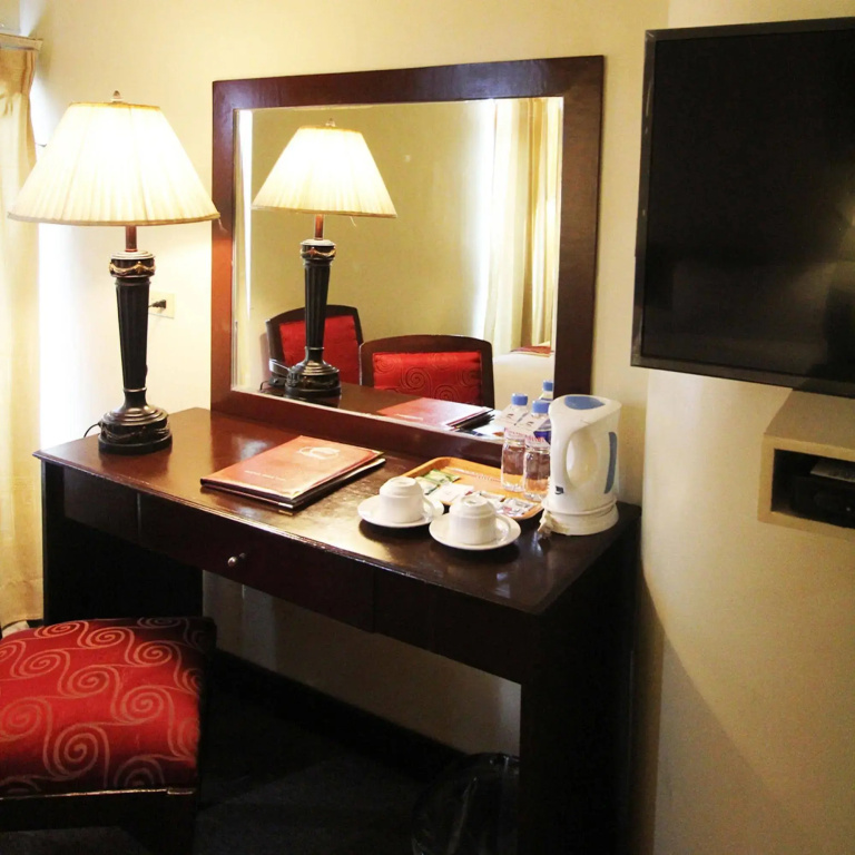 Sarrosa International Hotel and Residential Suites — photo 7